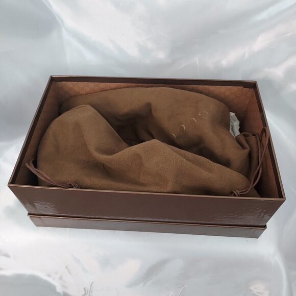 Gucci Pointed Toe Cream & Black Pumps - Picture 2 of 10